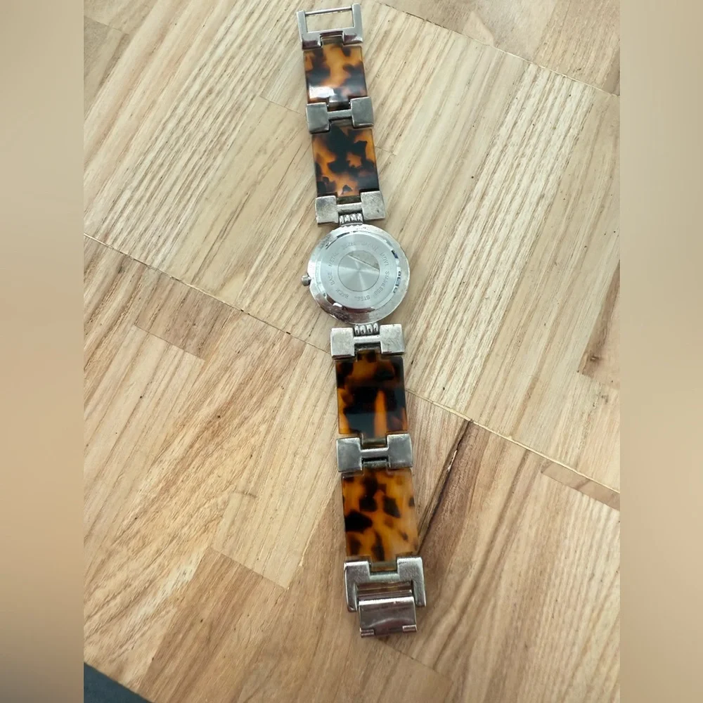 Vernier ladies silver tone acrylic watch NEW BATTERY